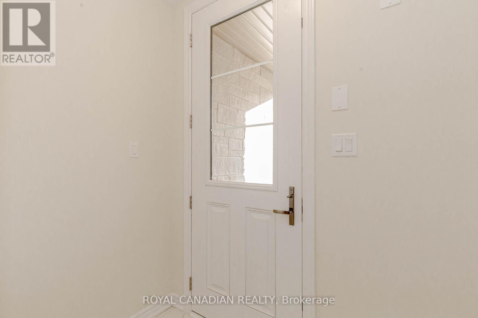 Photo 6 of 1453 National Common, Burlington ON