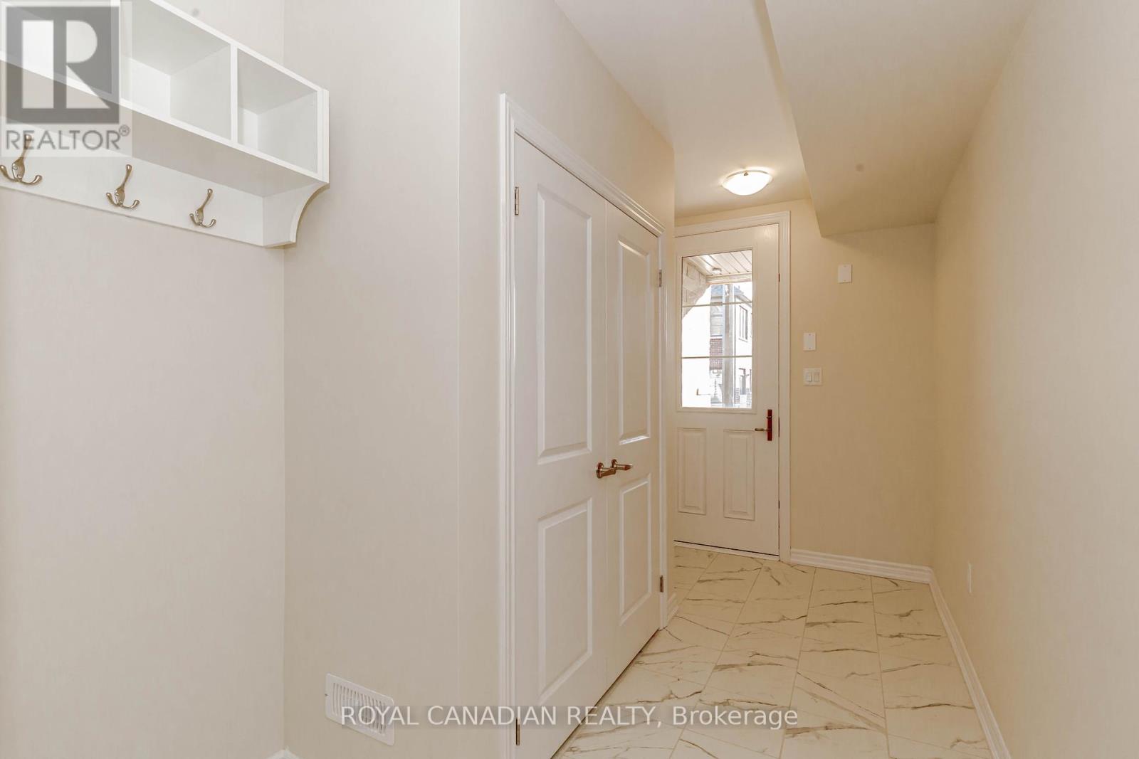 Photo 8 of 1453 National Common, Burlington ON
