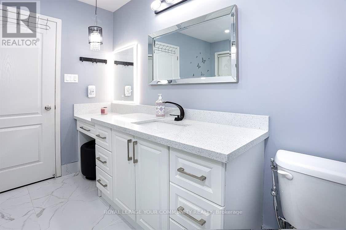 Photo 10 of 186 Cosgrove Drive, Oshawa ON
