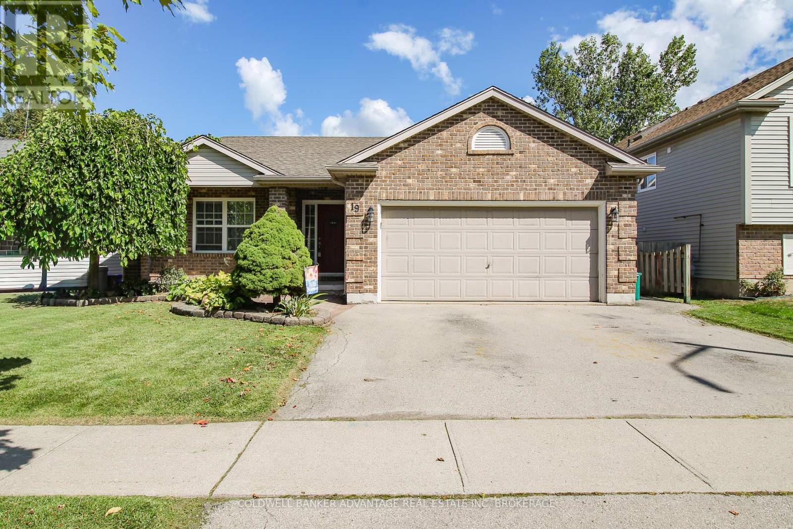 Photo 1 of 19 Windle Village Crescent, Thorold ON