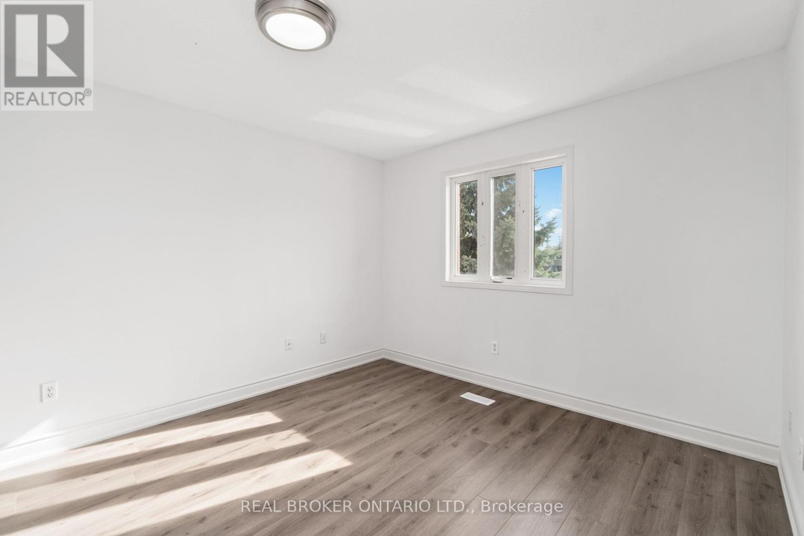 Photo 24 of 3 A Southpark Drive, Ottawa ON