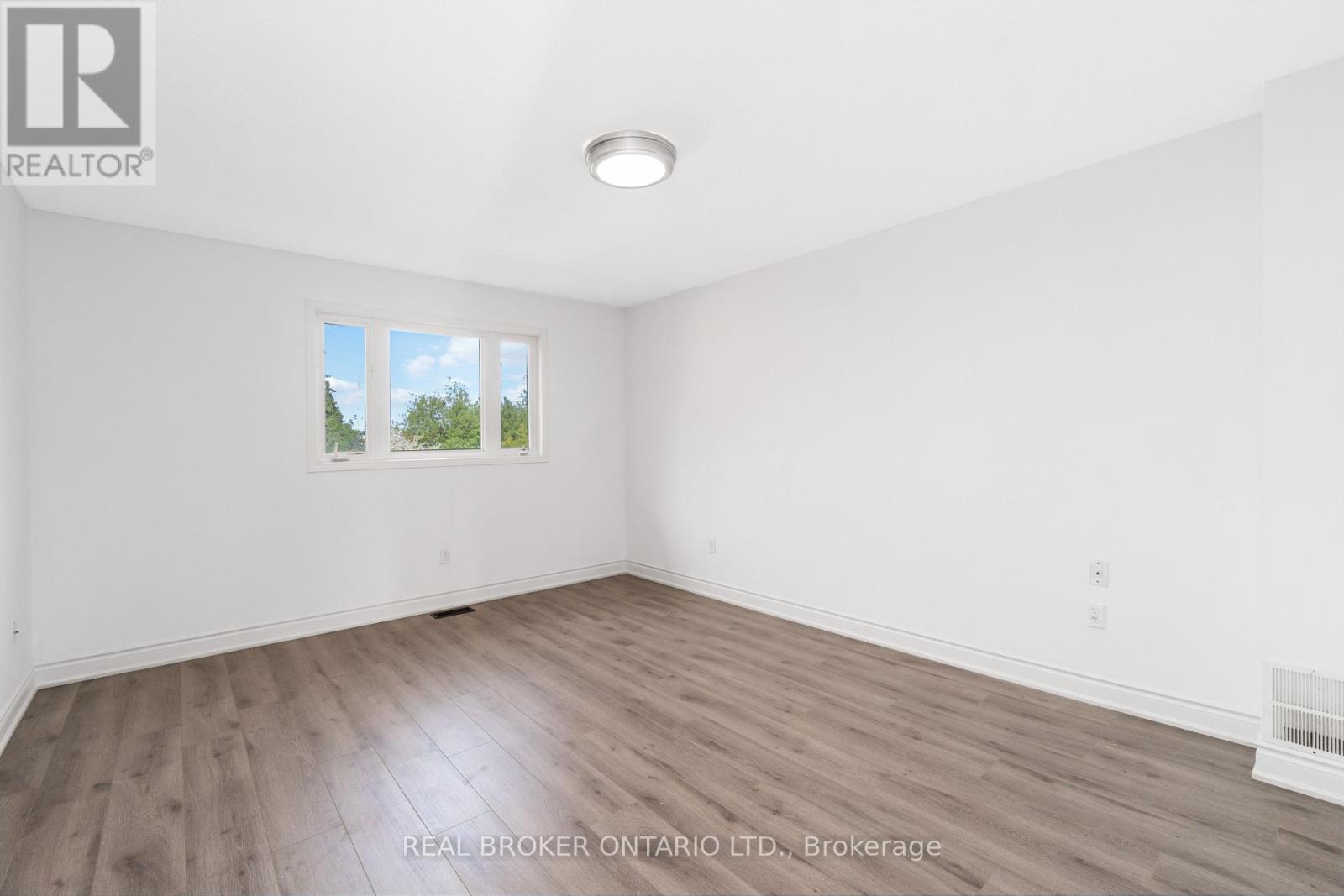Photo 29 of 3 A Southpark Drive, Ottawa ON