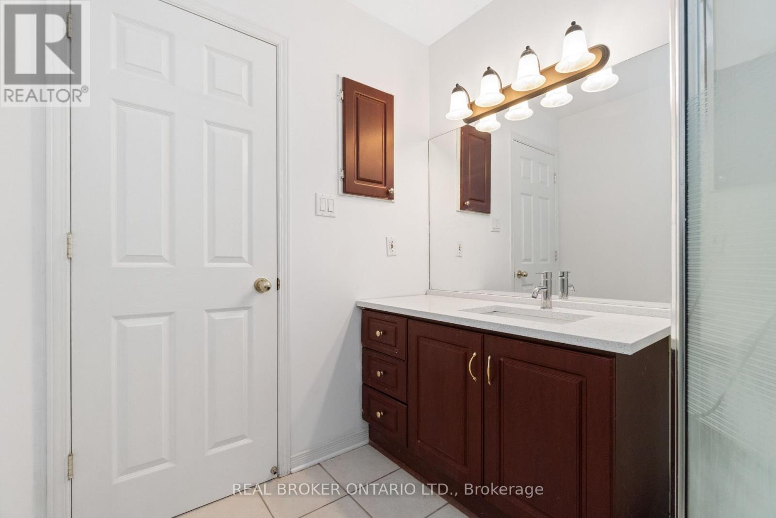 Photo 34 of 3 A Southpark Drive, Ottawa ON