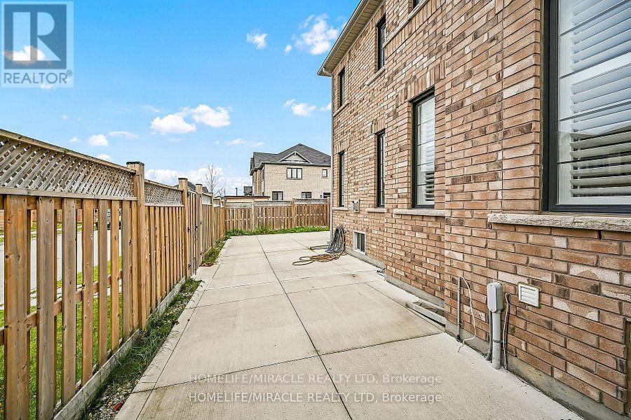 Photo 39 of 3 Aldgate Avenue, Hamilton ON