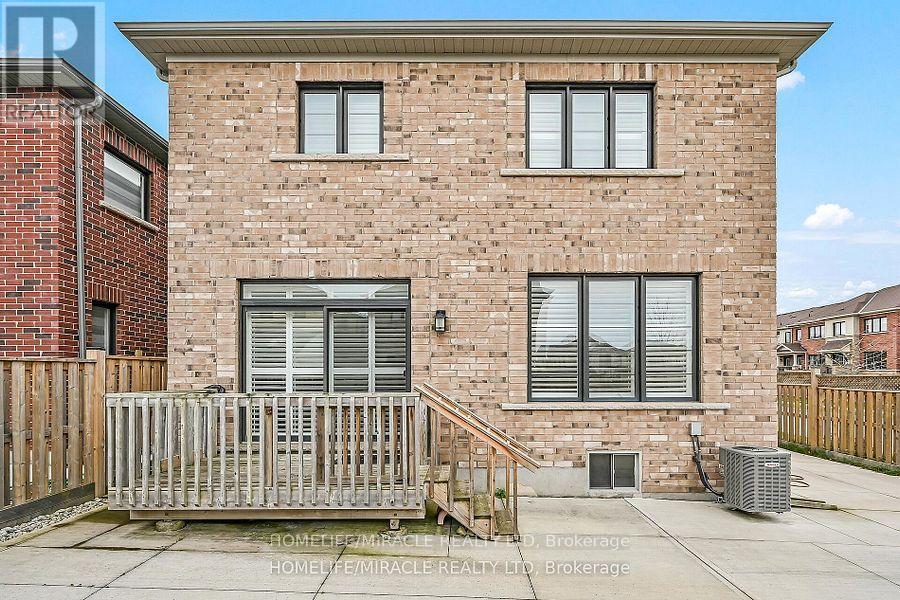 Photo 4 of 3 Aldgate Avenue, Hamilton ON