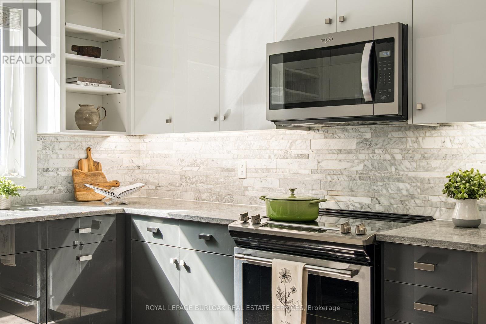 Photo 12 of 3 Oakwood Place, Hamilton ON