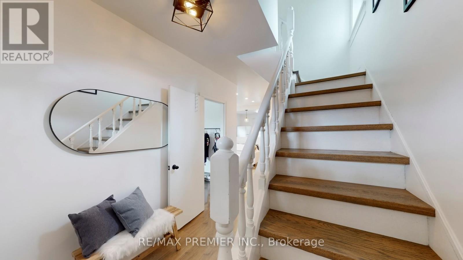 Photo 13 of 1 Burness Drive, St Catharines ON