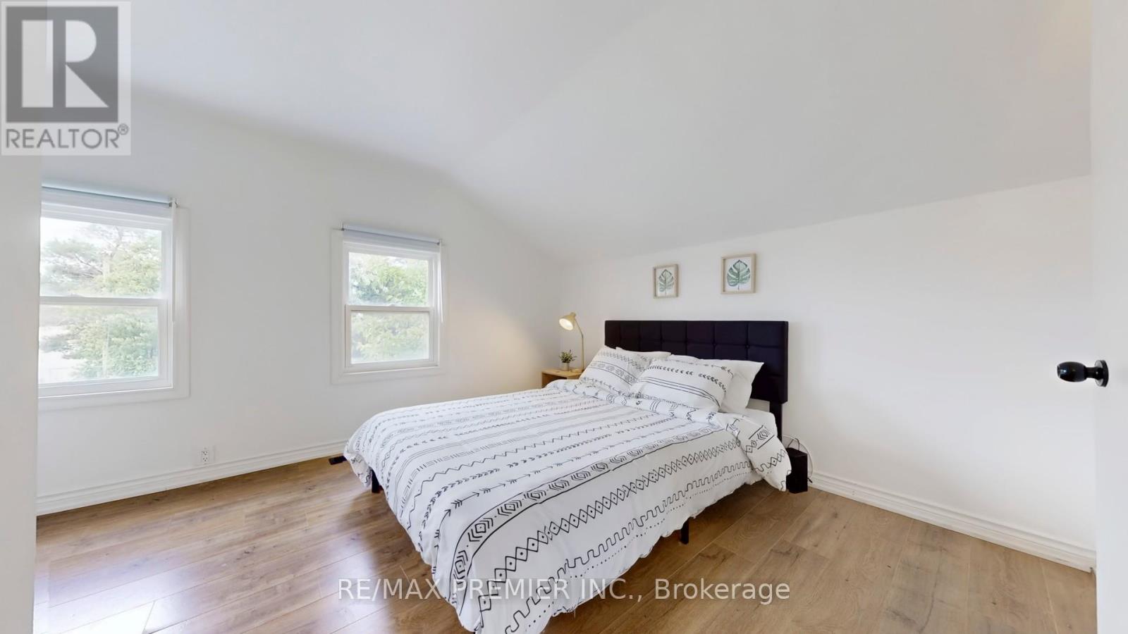 Photo 14 of 1 Burness Drive, St Catharines ON