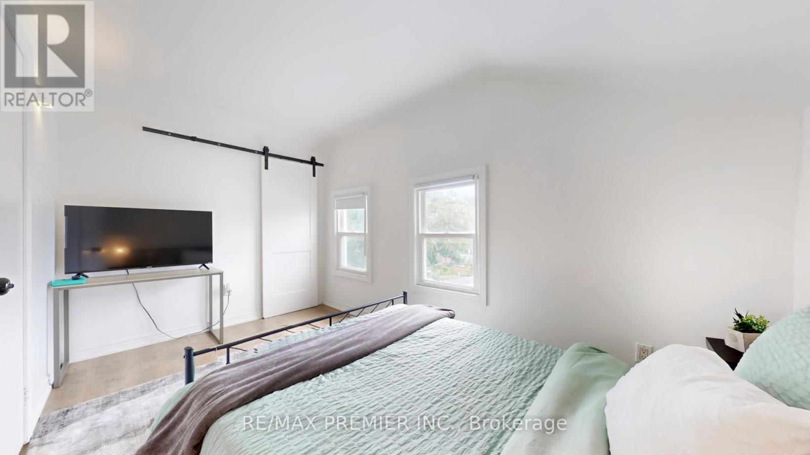 Photo 17 of 1 Burness Drive, St Catharines ON