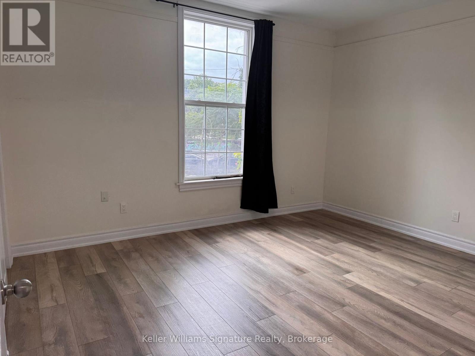 Photo 4 of Upper 287 Hunter Street E, Hamilton ON
