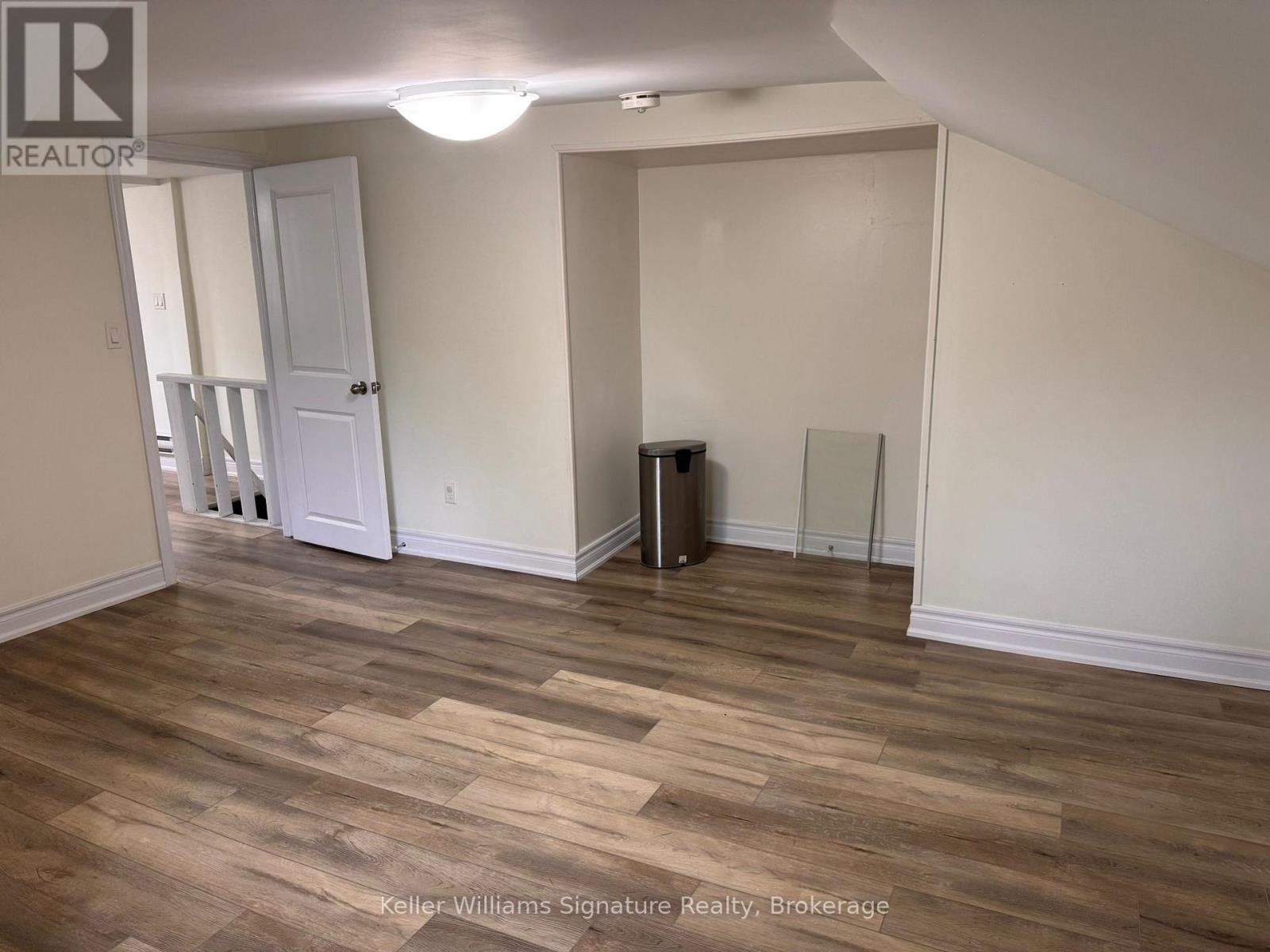 Photo 7 of Upper 287 Hunter Street E, Hamilton ON