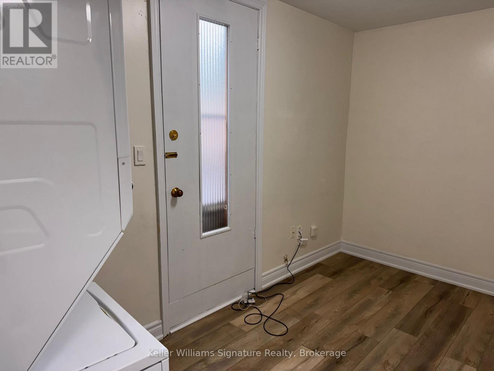Photo 9 of Upper 287 Hunter Street E, Hamilton ON