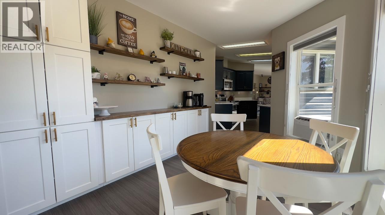 Photo 5 of 11402 Poplar Road, Fort St John BC