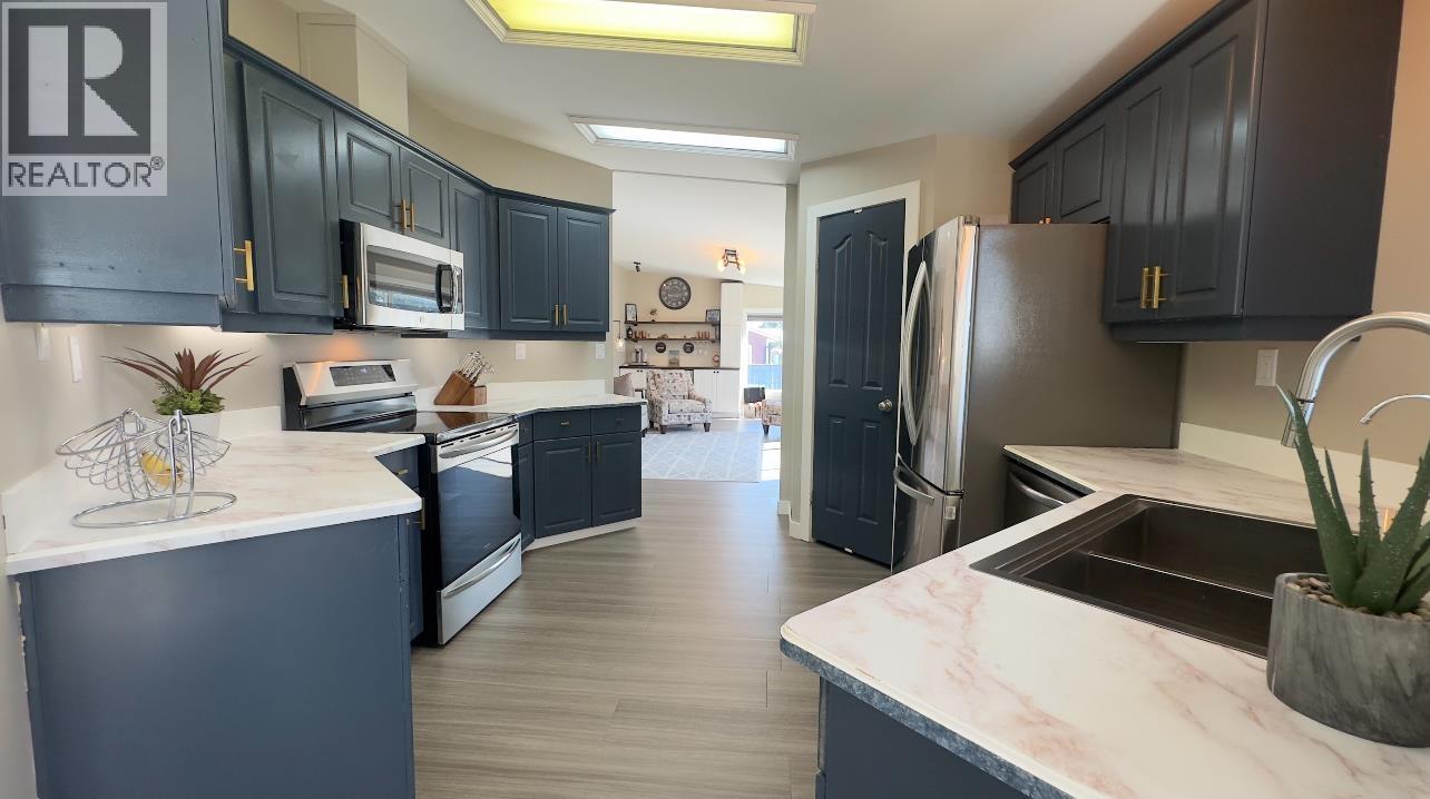 Photo 8 of 11402 Poplar Road, Fort St John BC