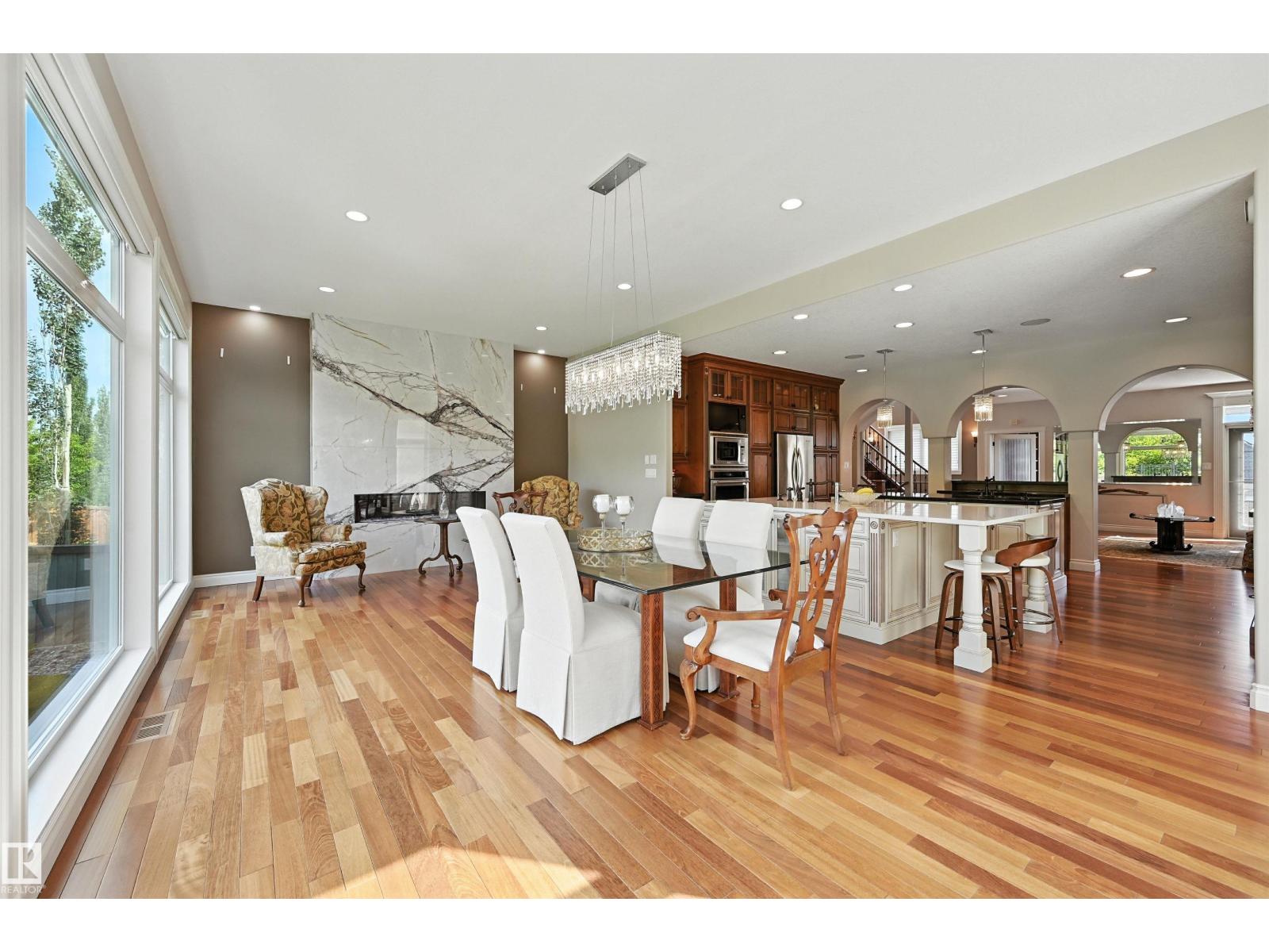 Photo 20 of 2426 Martell Cr Nw, Edmonton AB