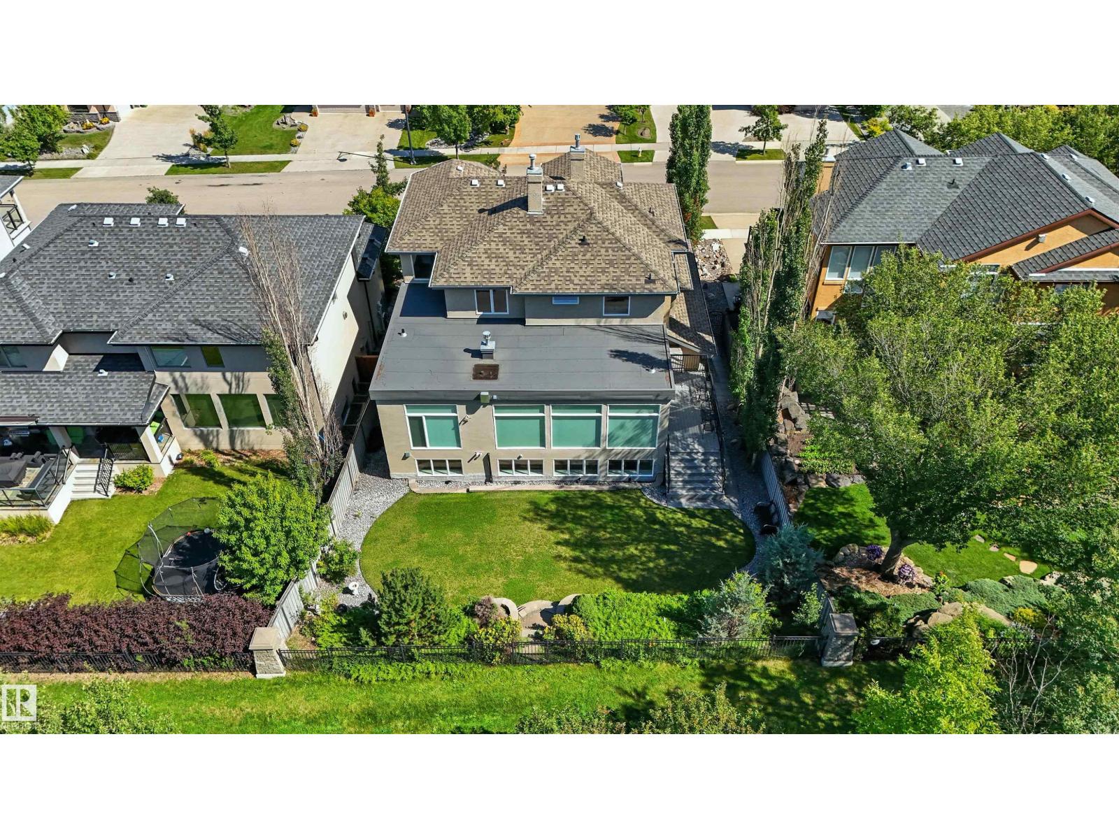 Photo 3 of 2426 Martell Cr Nw, Edmonton AB