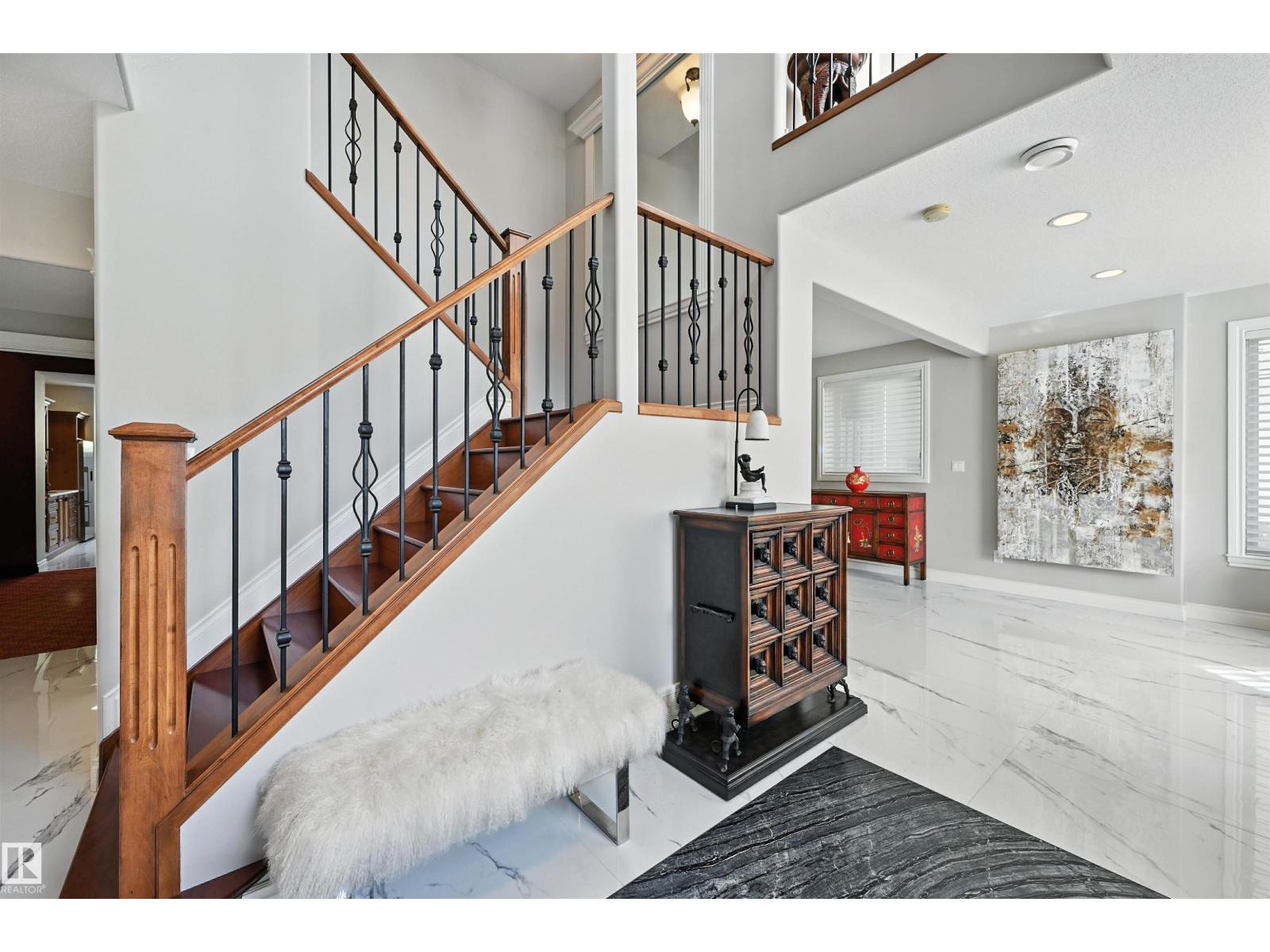 Photo 6 of 2426 Martell Cr Nw, Edmonton AB