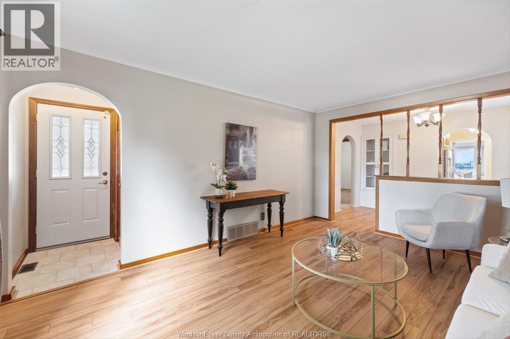 Photo 4 of 2662 Turner, Windsor ON