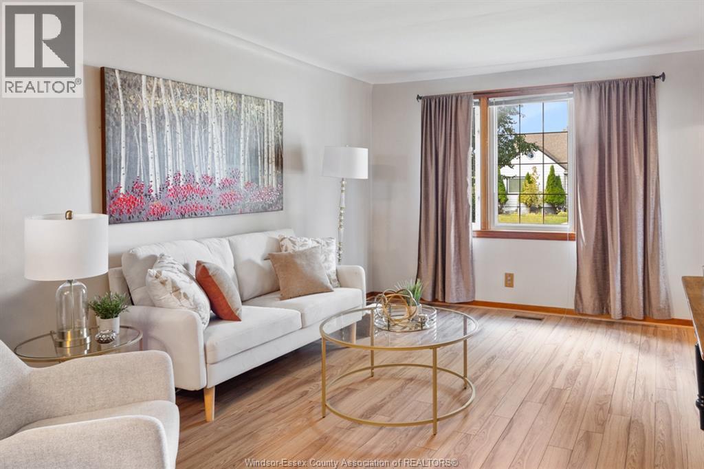 Photo 6 of 2662 Turner, Windsor ON
