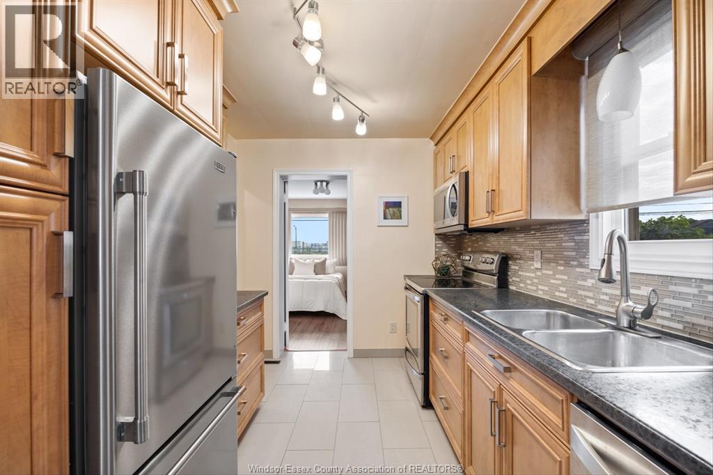 Photo 8 of 2662 Turner, Windsor ON
