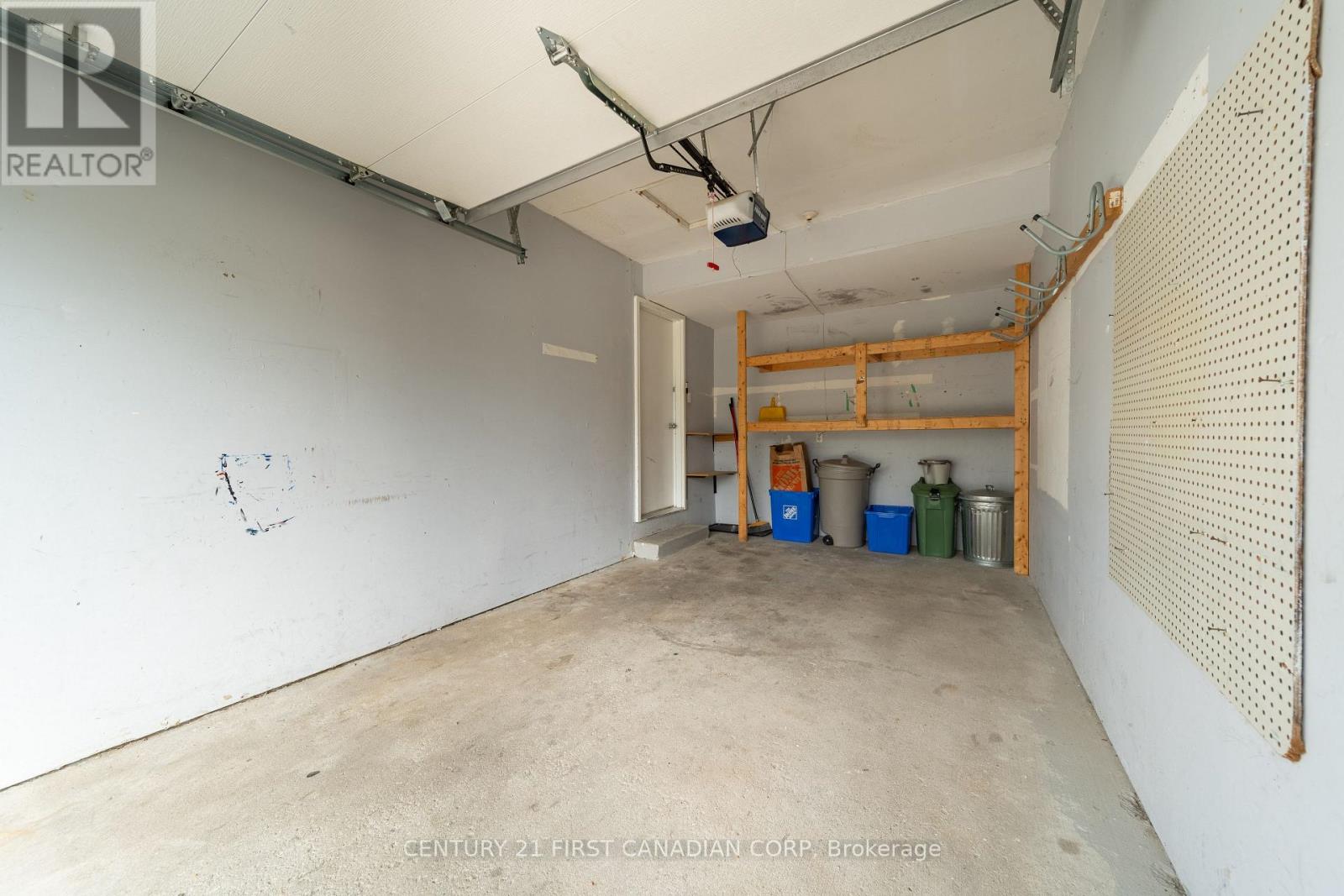 Photo 19 of 56 120 Centre Street, London South ON