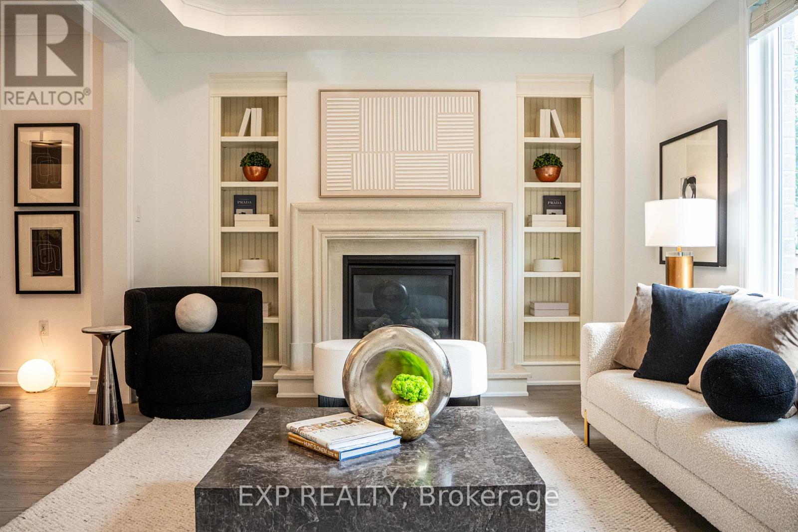 Photo 2 of 9 Armour Street, Whitby ON