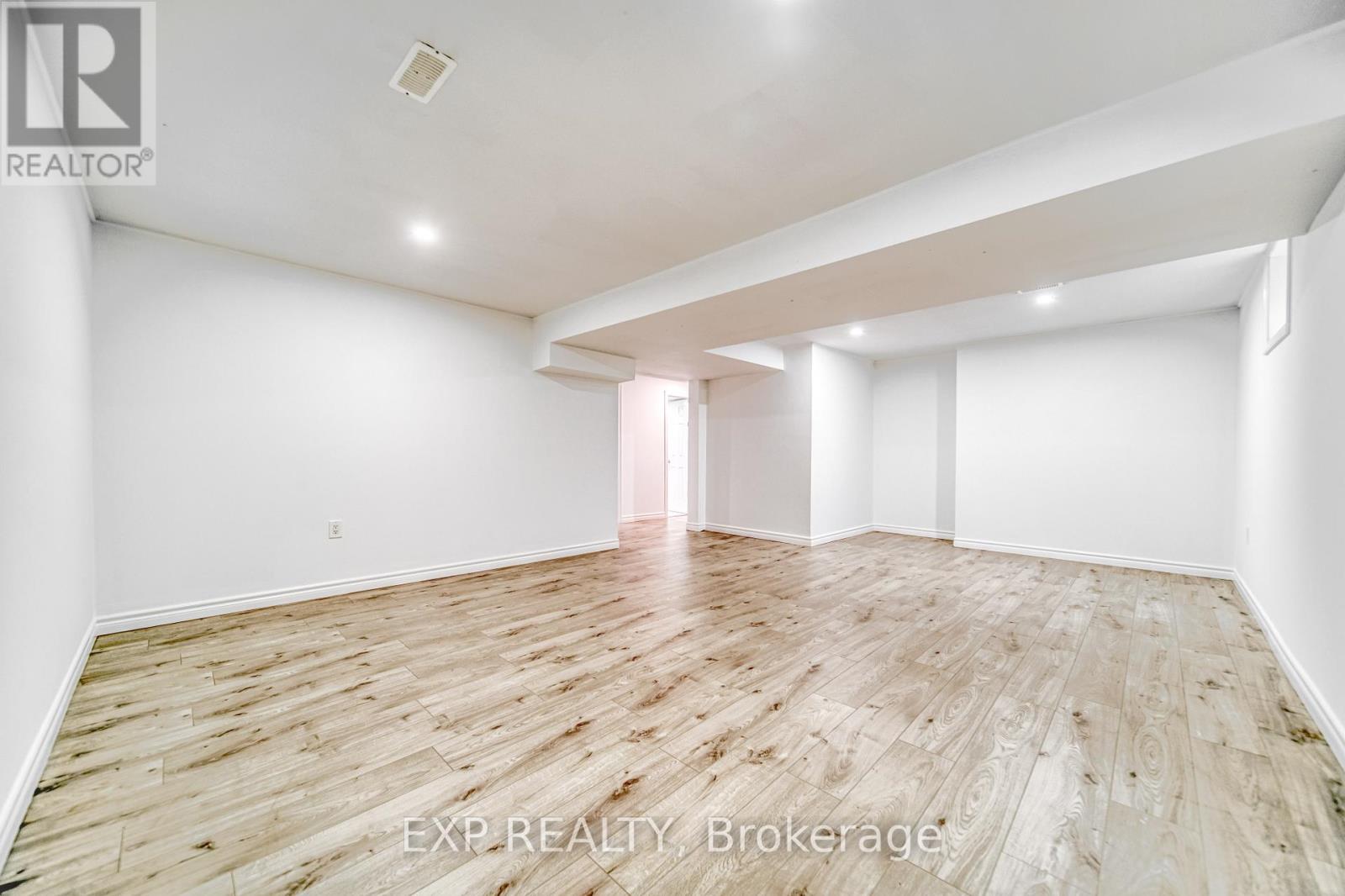 Photo 29 of 9 Armour Street, Whitby ON
