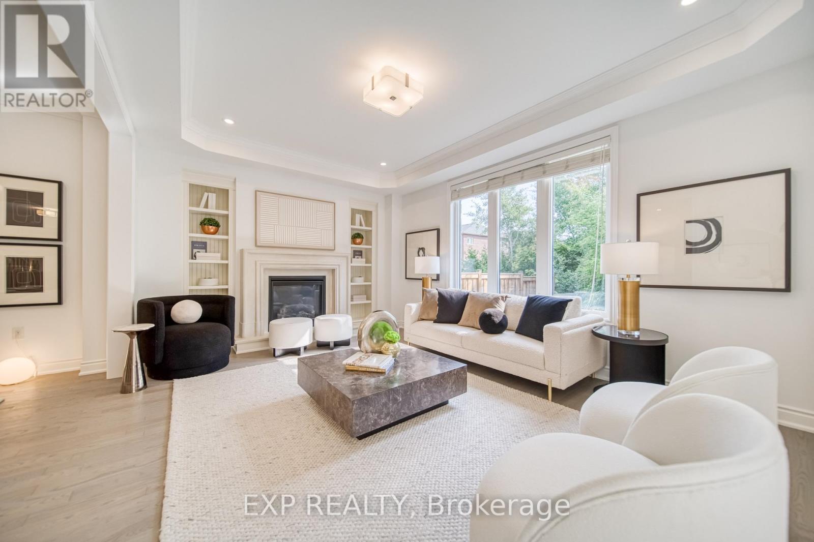 Photo 3 of 9 Armour Street, Whitby ON