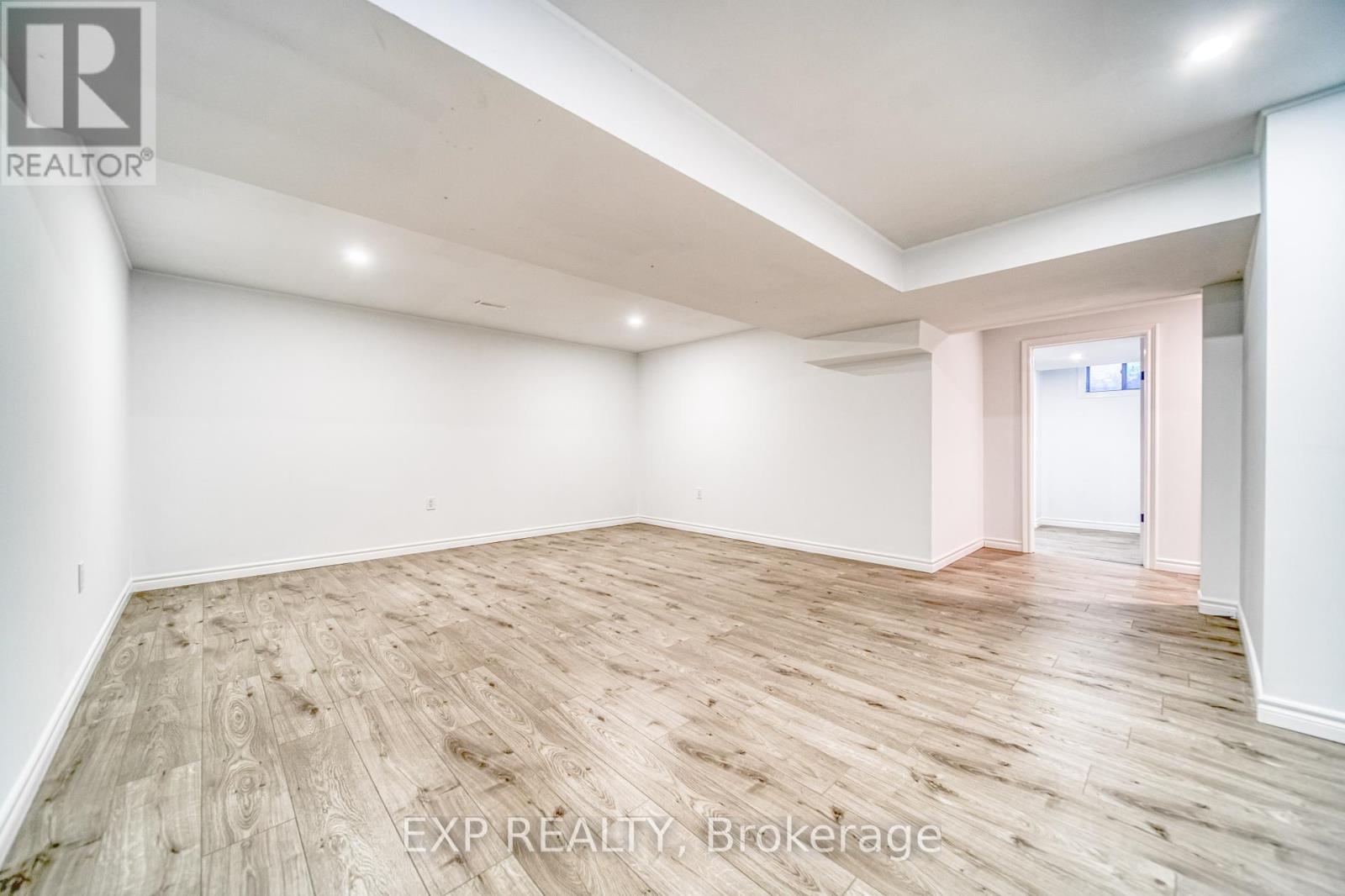 Photo 31 of 9 Armour Street, Whitby ON