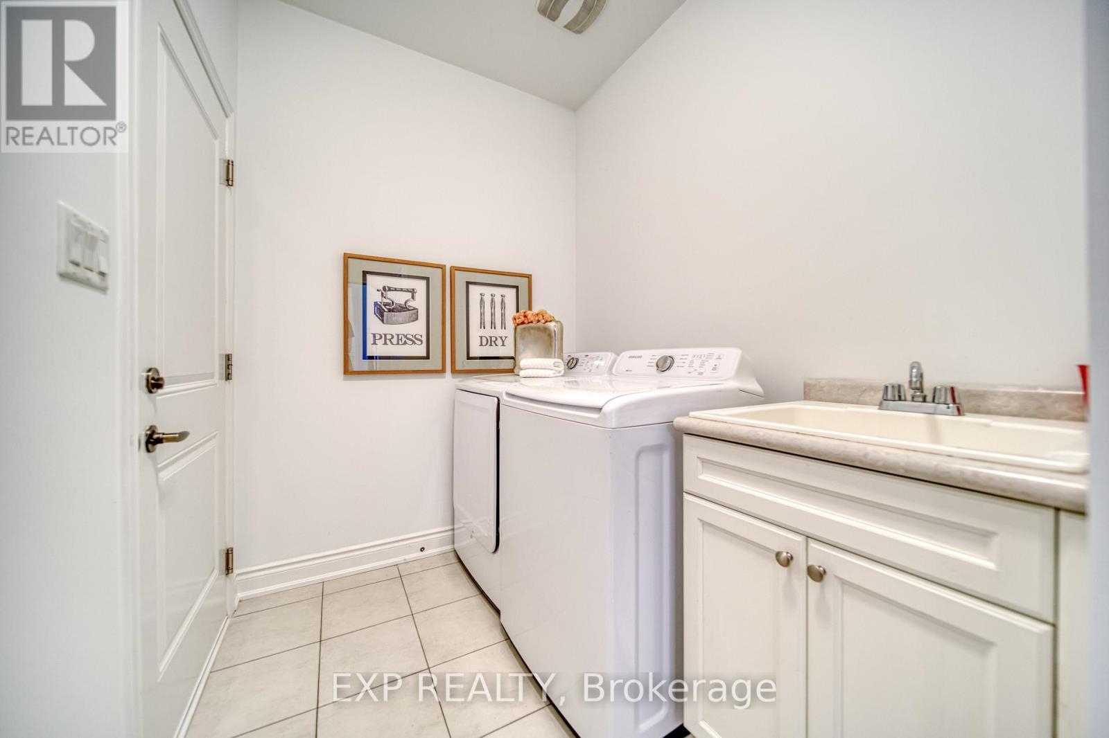 Photo 34 of 9 Armour Street, Whitby ON