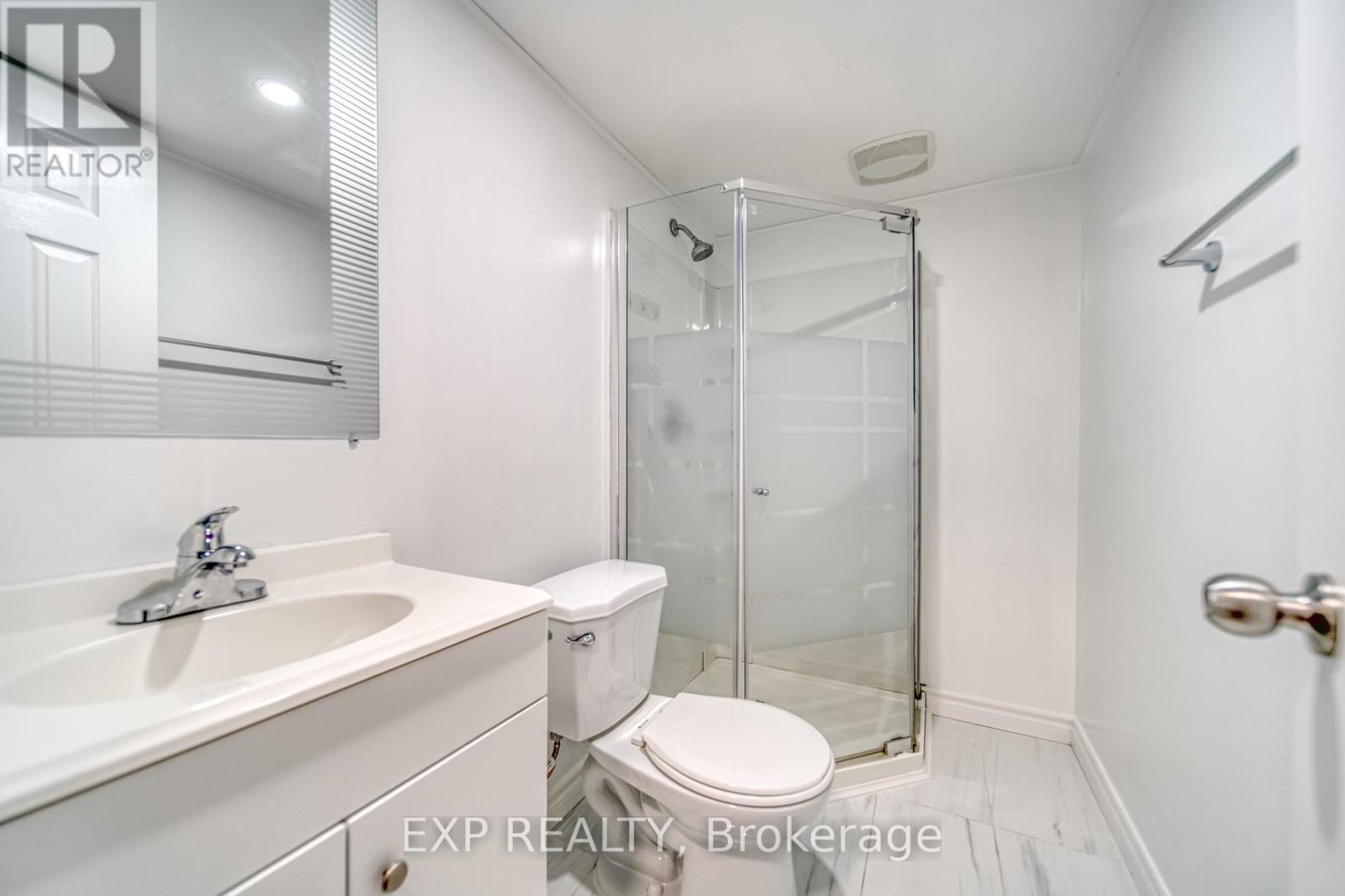 Photo 36 of 9 Armour Street, Whitby ON