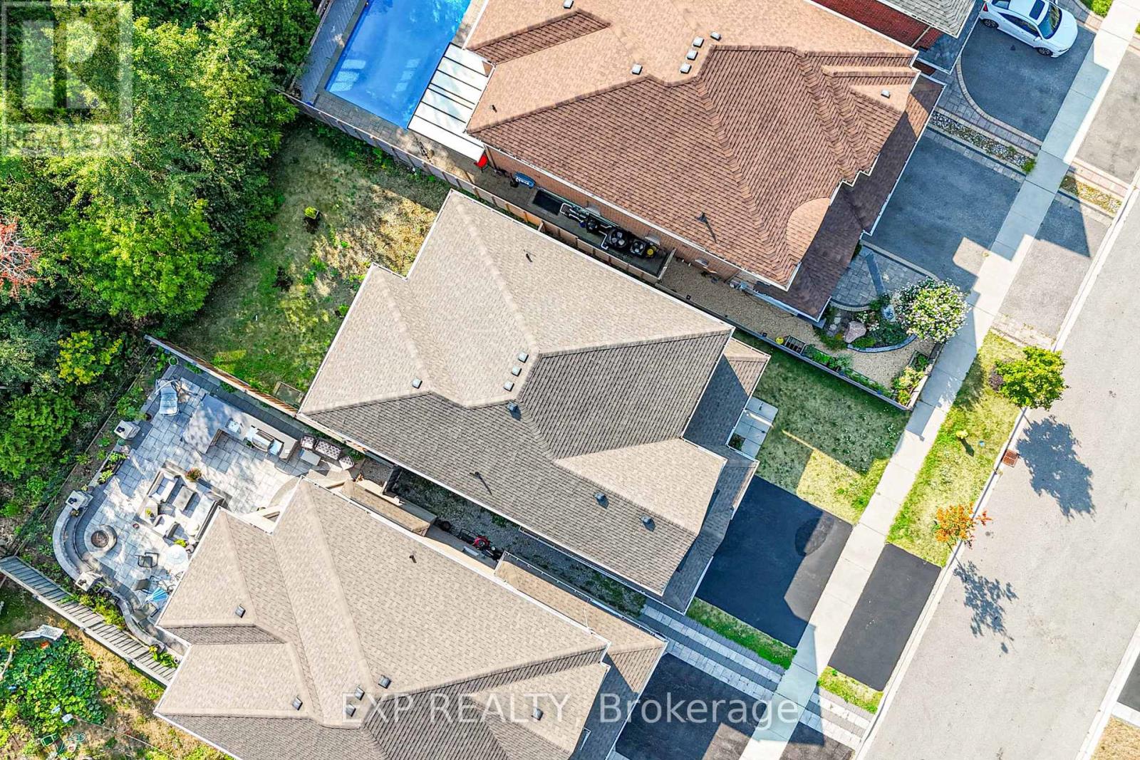 Photo 38 of 9 Armour Street, Whitby ON