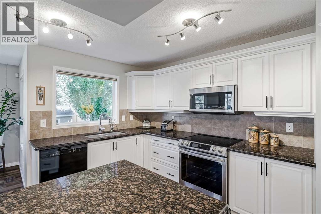 Photo 7 of 42 Cranleigh Manor Se, Calgary AB