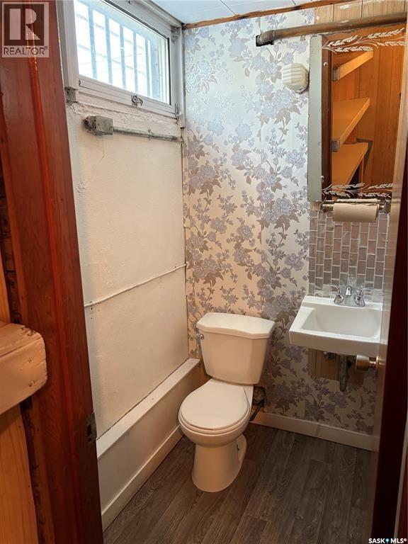 Photo 9 of 401 Osler Street, Regina SK