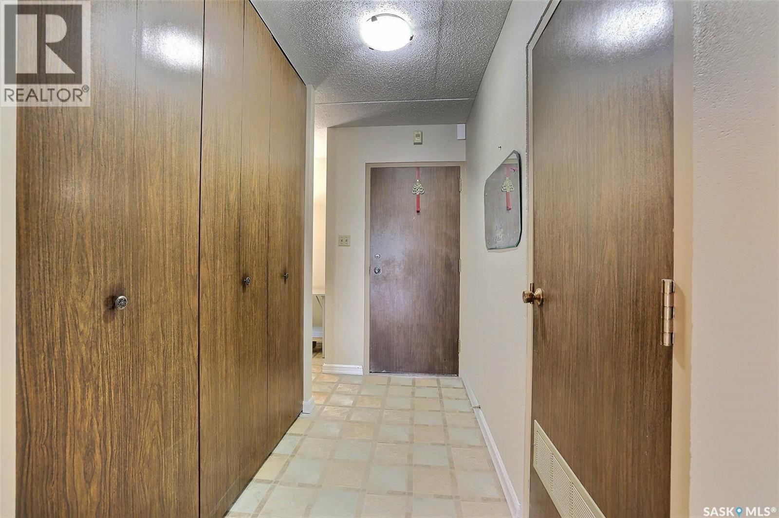 Photo 12 of 204 3520 Hillsdale Street, Regina SK