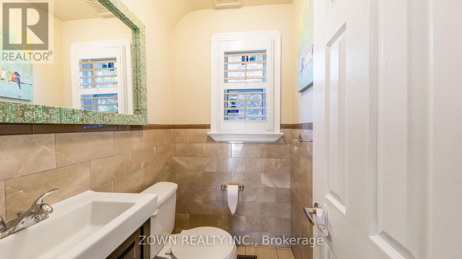 Photo 23 of Main 63 Biscayne Boulevard, Toronto ON