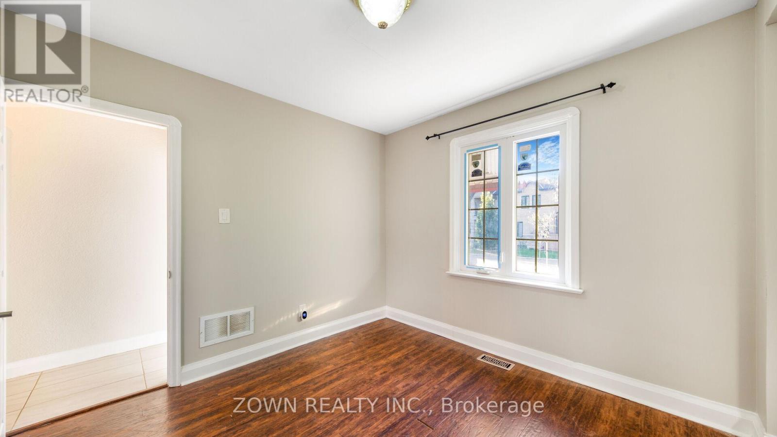 Photo 25 of Main 63 Biscayne Boulevard, Toronto ON