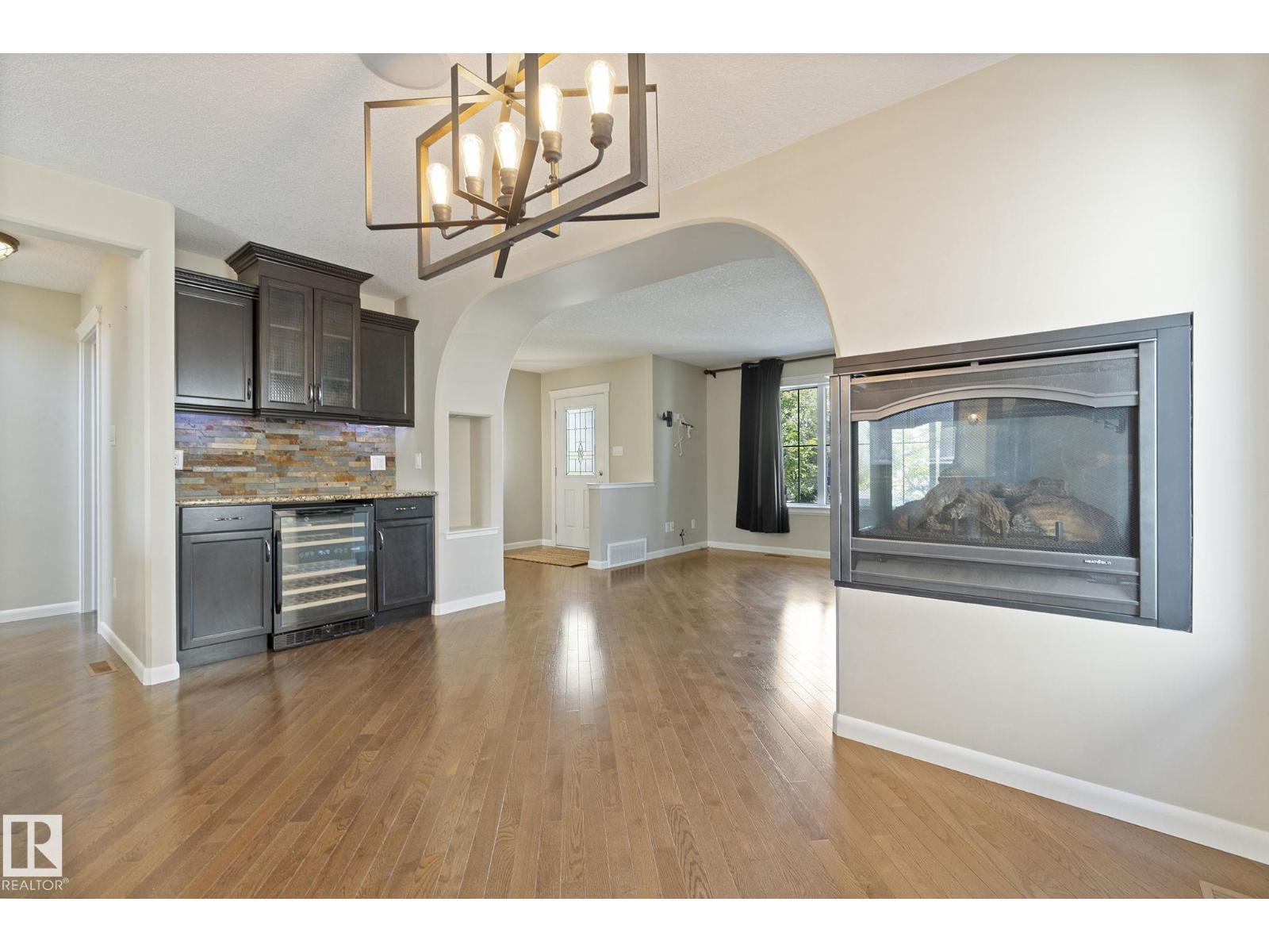 Photo 13 of 1715 63 St Sw, Edmonton AB