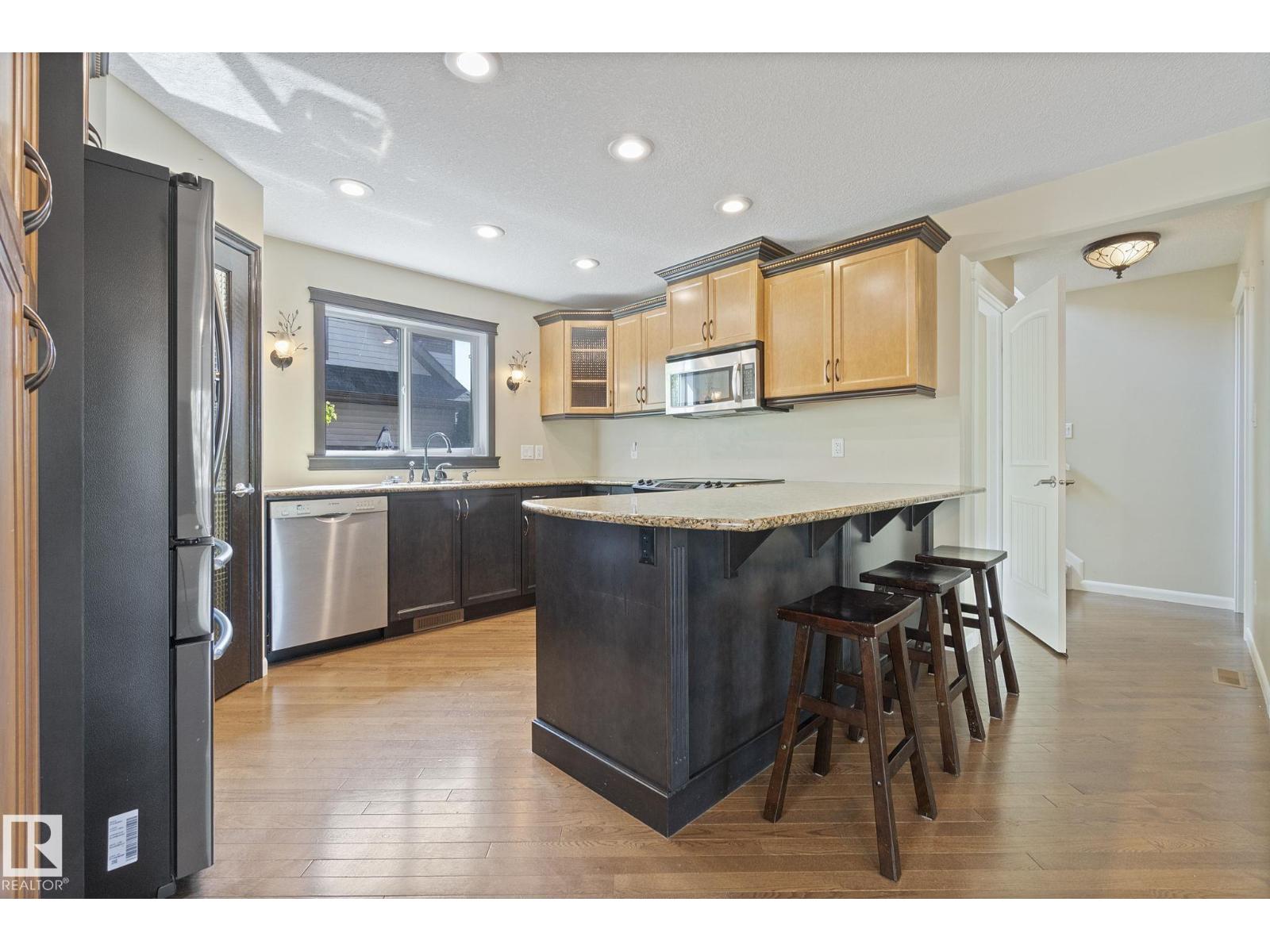 Photo 14 of 1715 63 St Sw, Edmonton AB