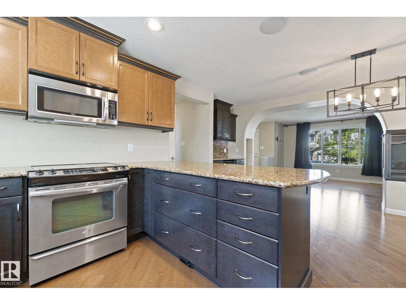 Photo 17 of 1715 63 St Sw, Edmonton AB