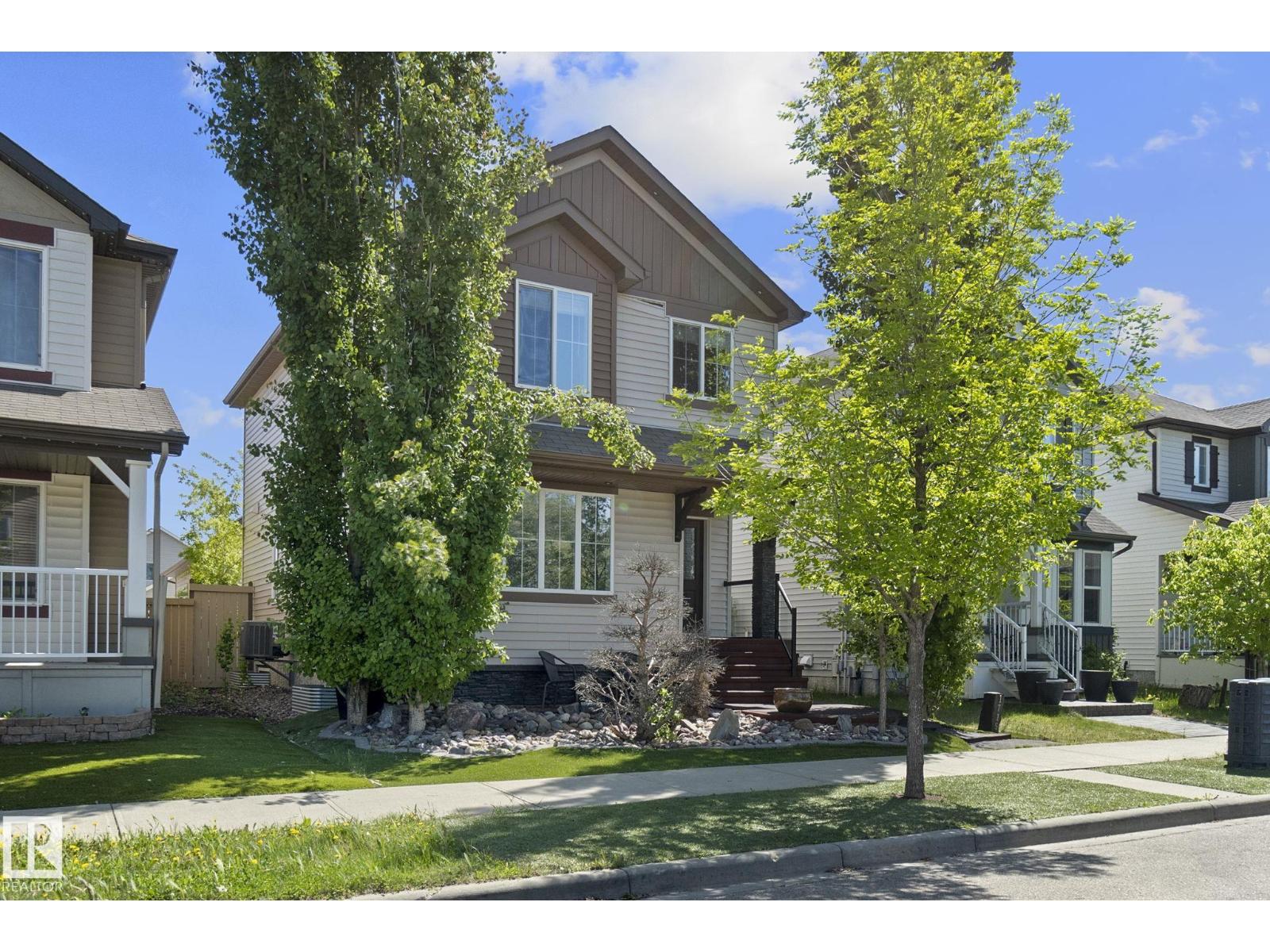 Photo 2 of 1715 63 St Sw, Edmonton AB