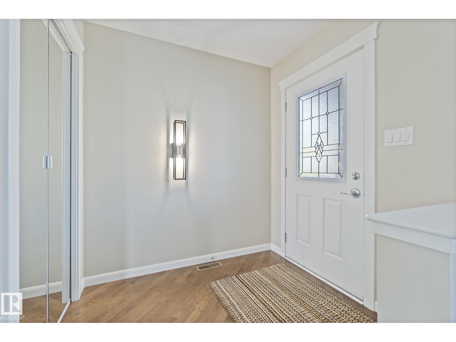 Photo 5 of 1715 63 St Sw, Edmonton AB