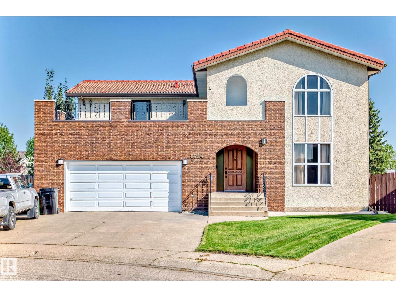 Photo 1 of 8714 152 B Av Nw, Edmonton AB