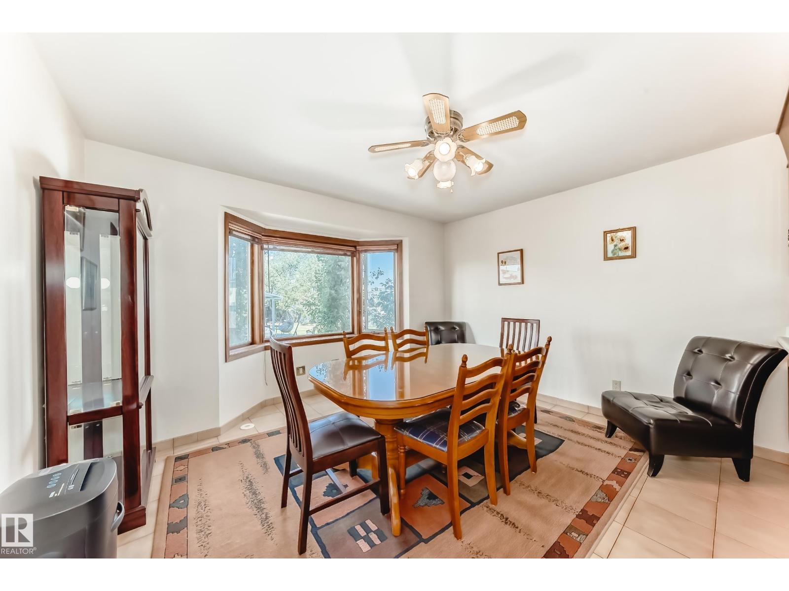 Photo 14 of 8714 152 B Av Nw, Edmonton AB