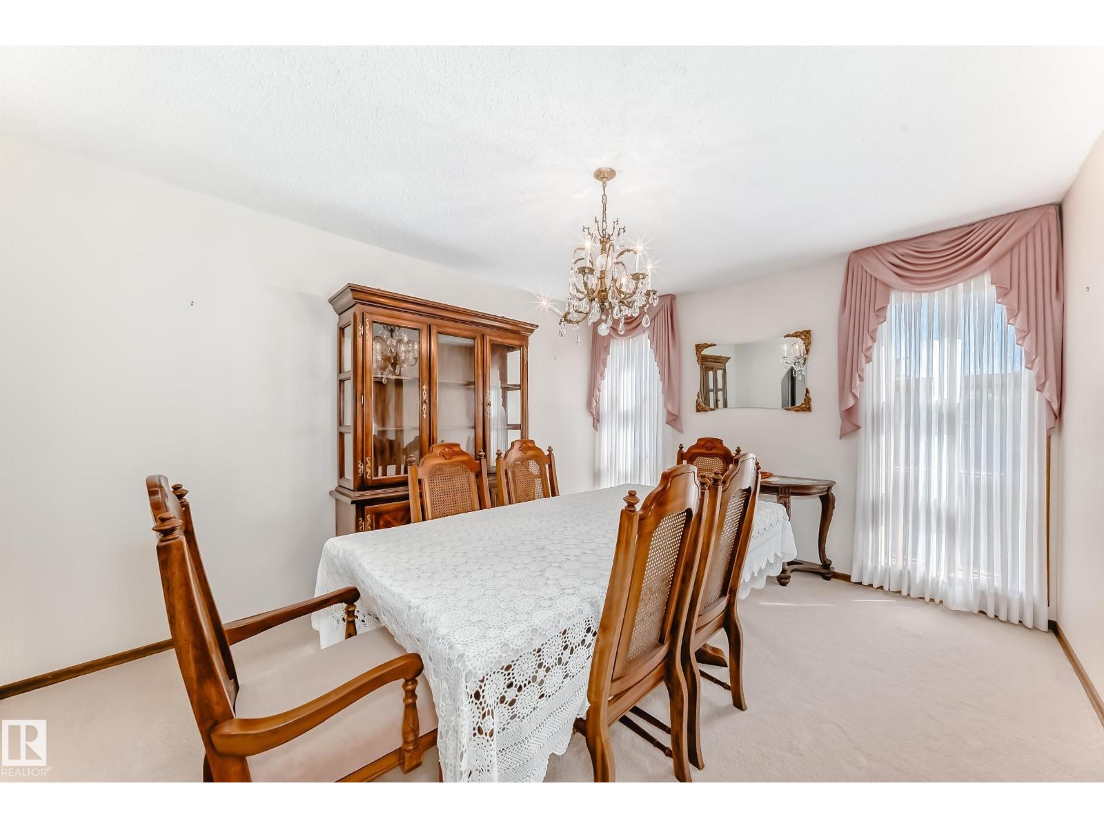 Photo 16 of 8714 152 B Av Nw, Edmonton AB