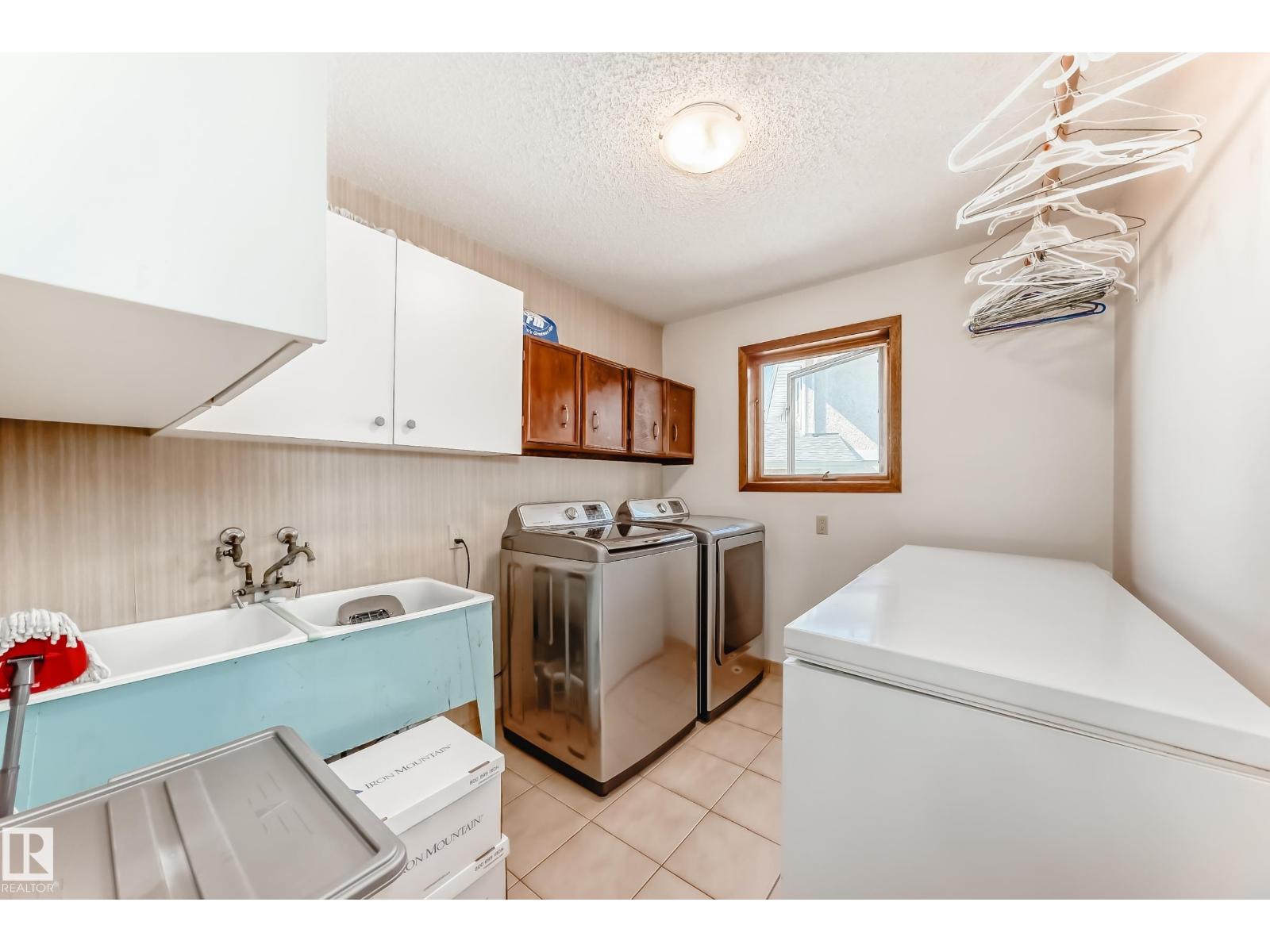 Photo 28 of 8714 152 B Av Nw, Edmonton AB