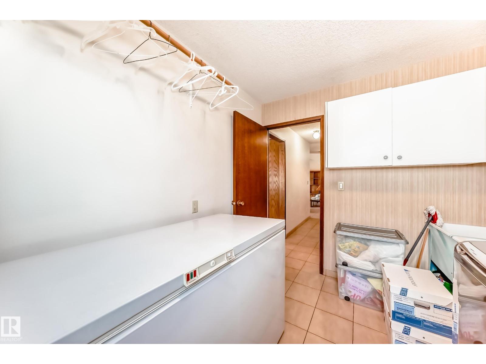 Photo 29 of 8714 152 B Av Nw, Edmonton AB