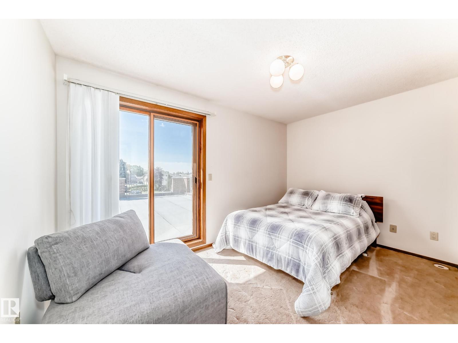 Photo 42 of 8714 152 B Av Nw, Edmonton AB