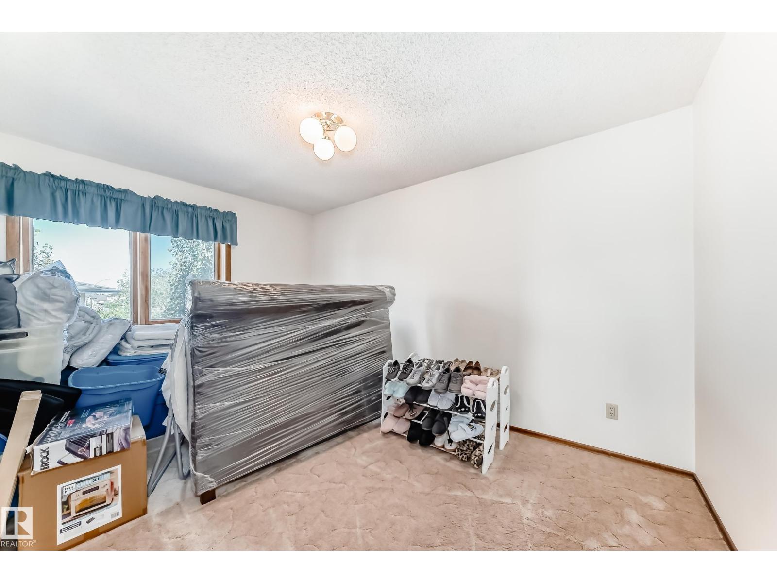 Photo 46 of 8714 152 B Av Nw, Edmonton AB