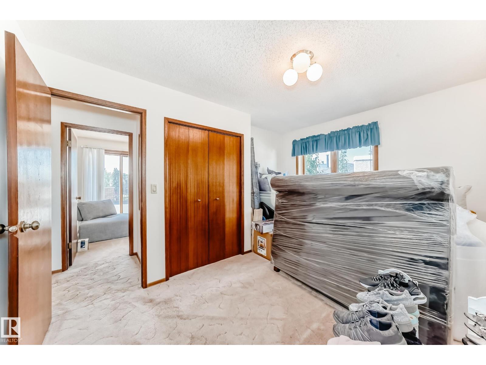 Photo 47 of 8714 152 B Av Nw, Edmonton AB